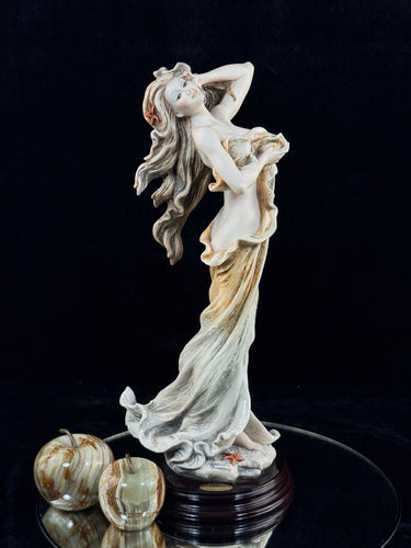 Rare Giuseppe Armani Florence 1998 “Summer Dreaming” Lady Figurine  Italy 1175C.0