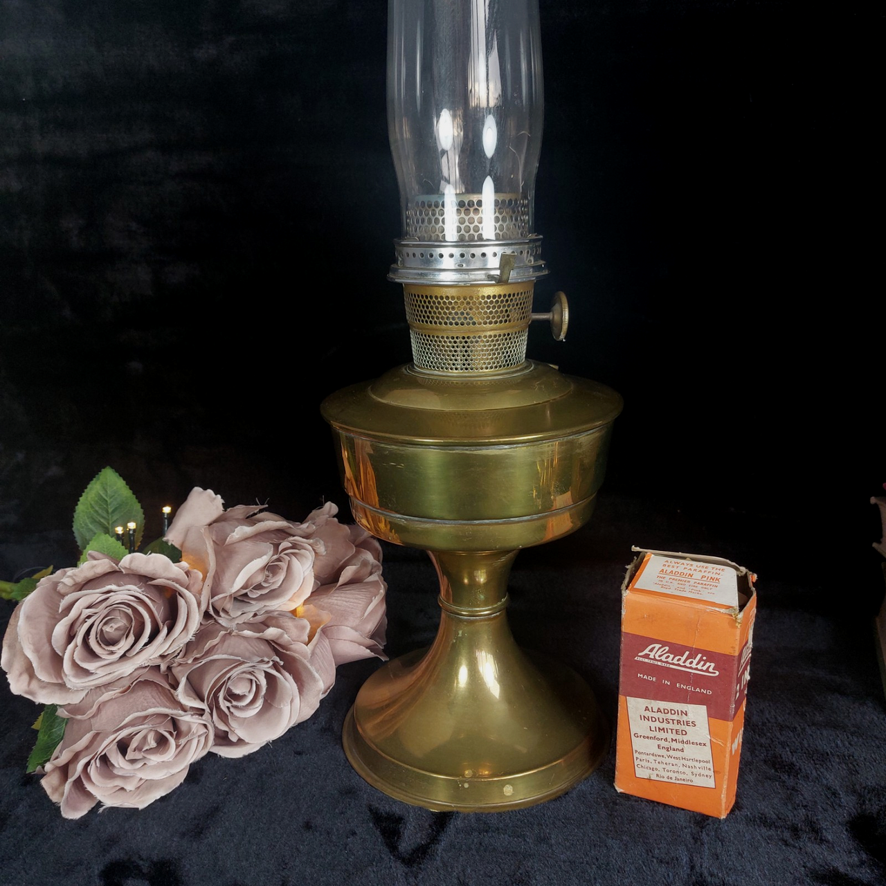 Vintage 1930`s Brass Aladdin Kerosene Parlor Lamp With Paraffin, See The Glass3