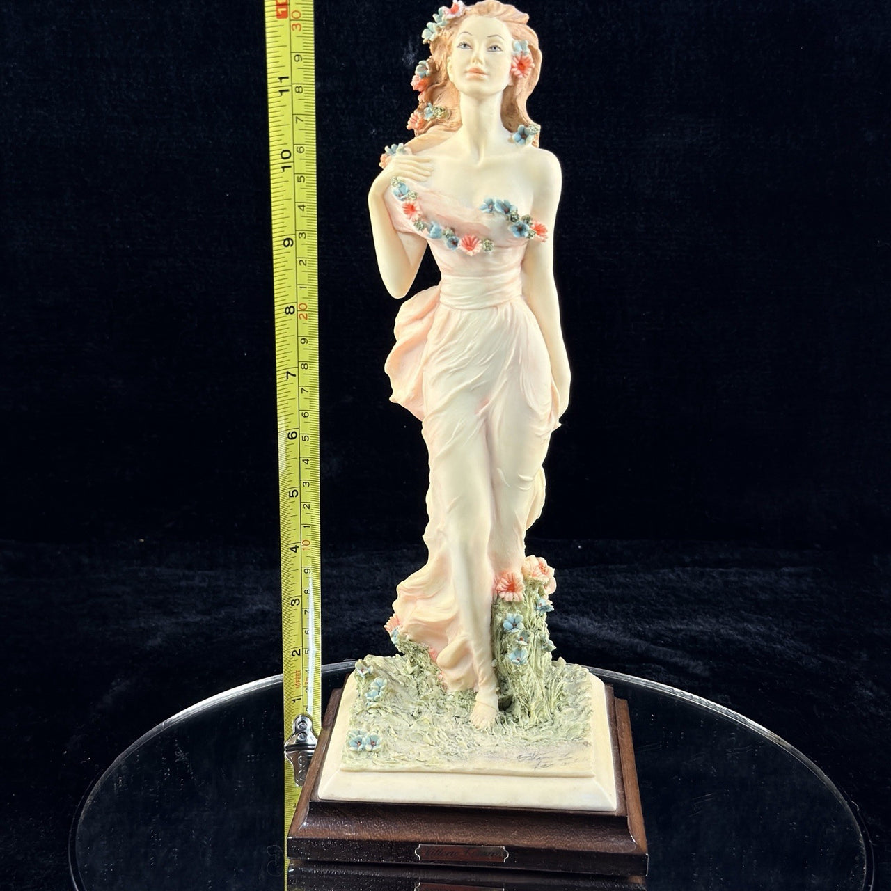 Vittorio Tessaro A.D.L. Italian Beautiful Lady Figurine Italy Home Decor 199112