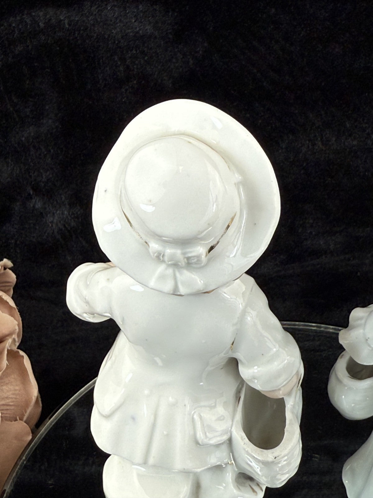 antique figurine couple see the pics decor bookshelf collectables Unmarked White3
