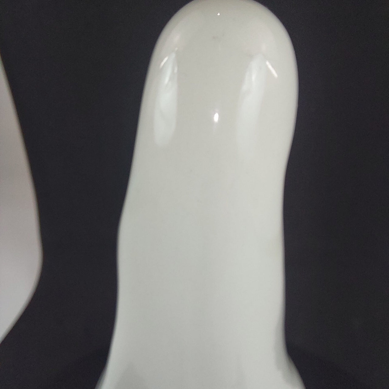Requena Miquel Nun Figurine Pristine White Porcelain, 6.5" chip on the skirt dec20