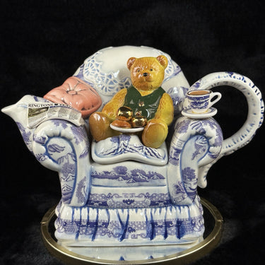 Ringtons Cardew Teatime Teapot Bear Armchair Blue Willow Design 5270/75001