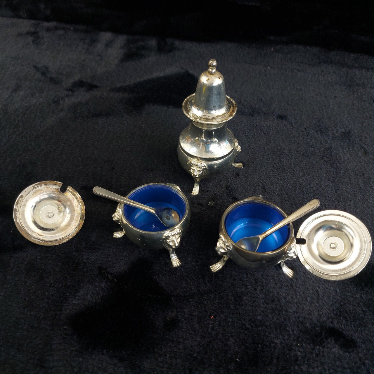 England Silver Plated Condiment Set 4.5" Lion Mask Legs Salt Mustard Pepper4