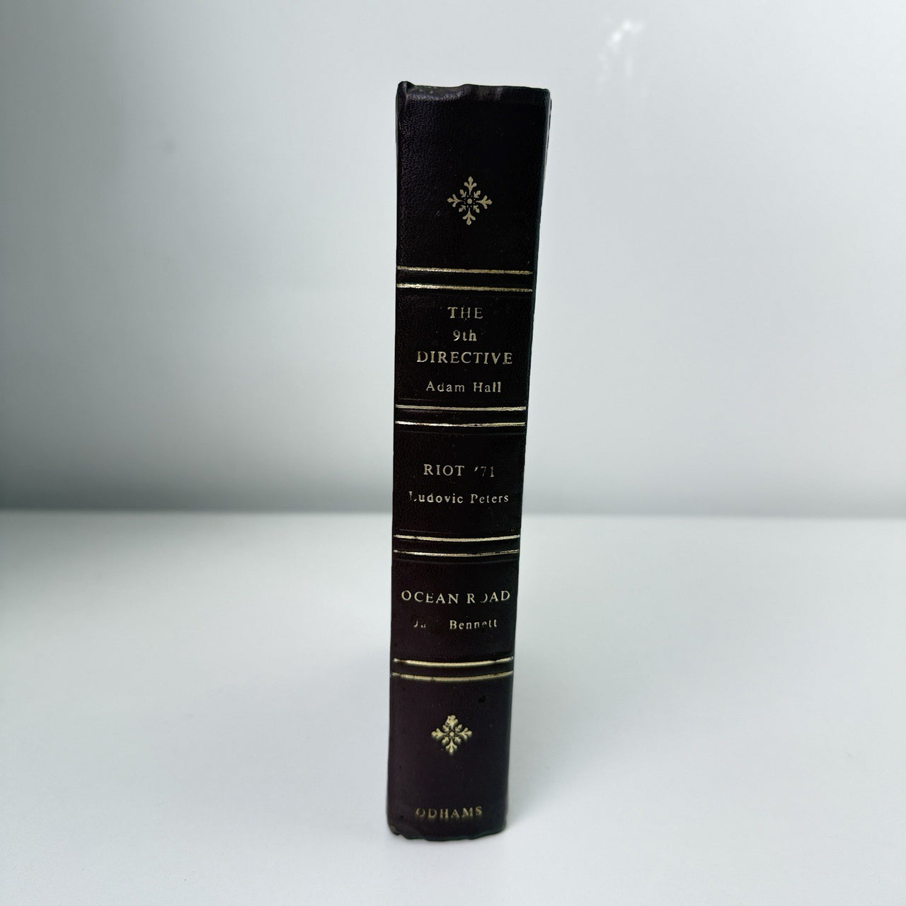 Odhams Thriller 1968 Collection The 9th Directive Riot ’71 Ocean Road HB Book6