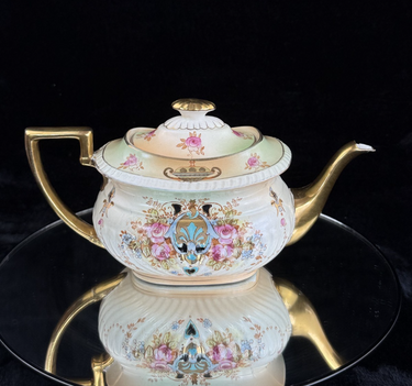 Exquisite Antique Crown Devon Fieldings Tea Pot  