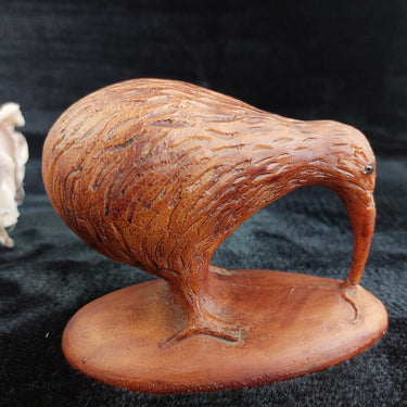 Figurine Sculpture Handmade New Zealand Kiwi Bird Wooden Carving bird decor1