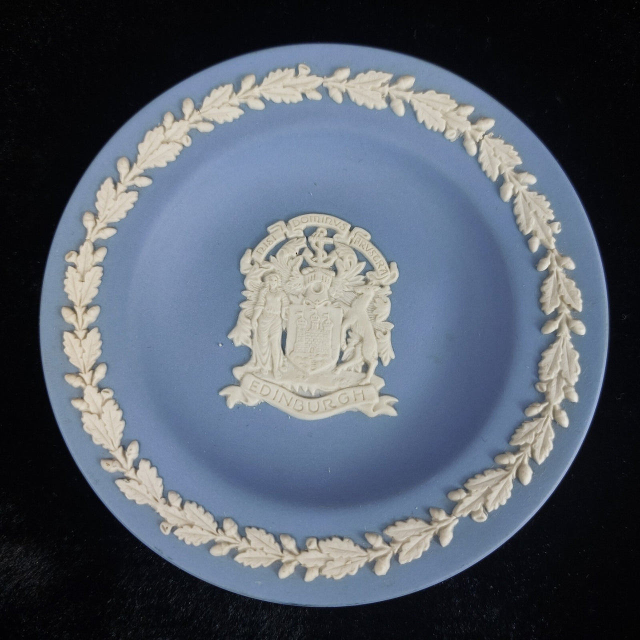 Wedgwood Jasperware White & Blue Collectible Egg with Dish 1978 Trinkets Boxes/2