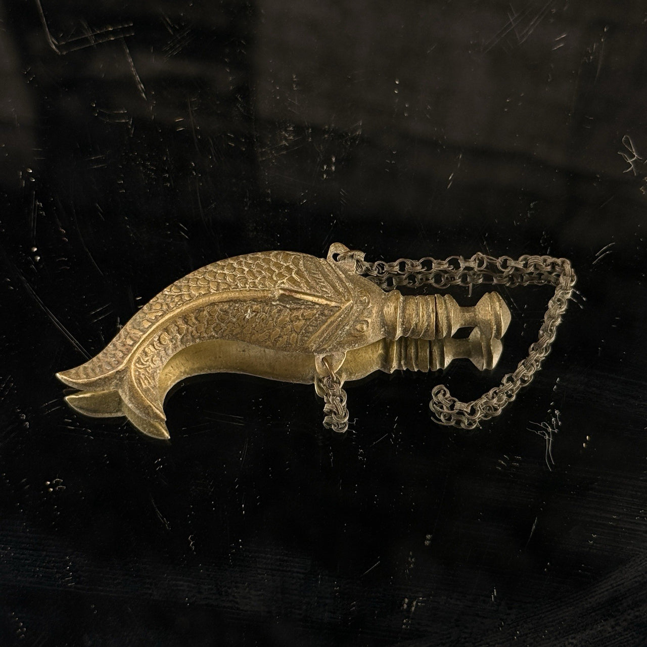 Antique Brass Fish Snuff Box Perfume Bottle with Chain Handcrafted China   1