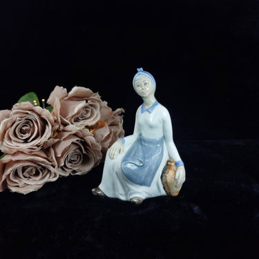 TITO Spanish Porcelain Figurine - Girl with Water Jug bookcase (1970s) figure0