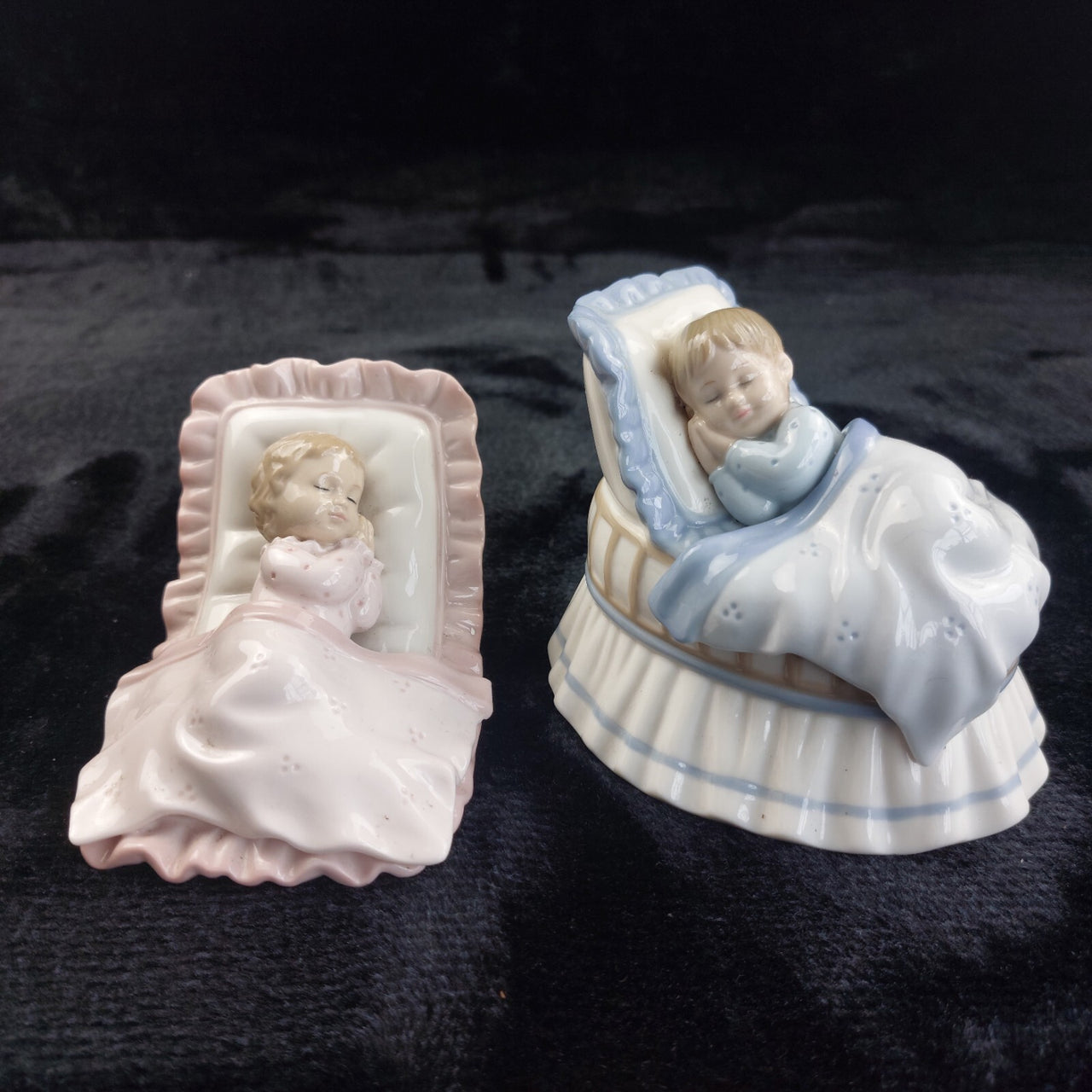 Leonardo Collection Porcelain Sleeping Baby Figurines Set Girl Boy Bed Deco gift8