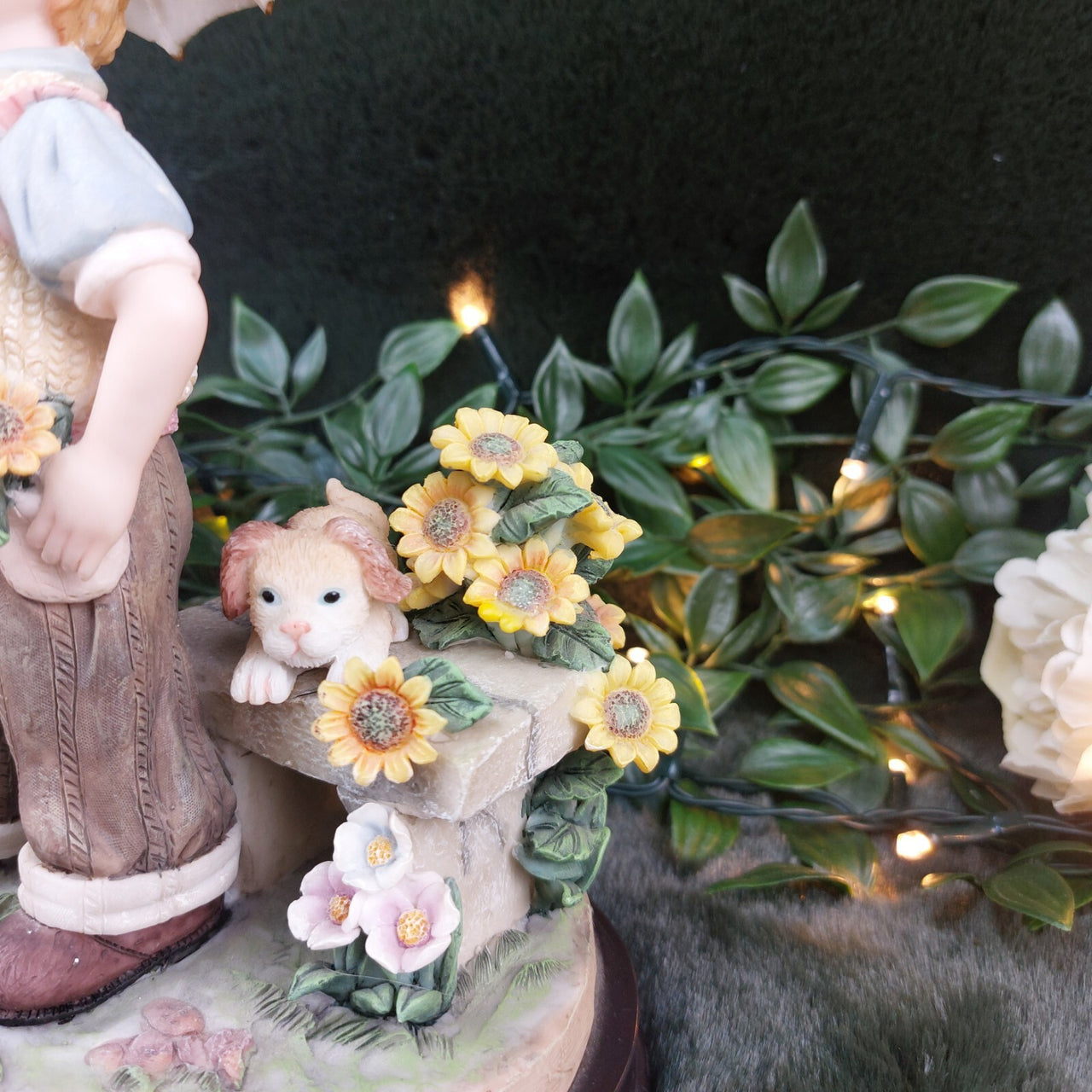 2000Juliana Boy Collection with Umbrella Figurine Porcelain United Kingdom.18