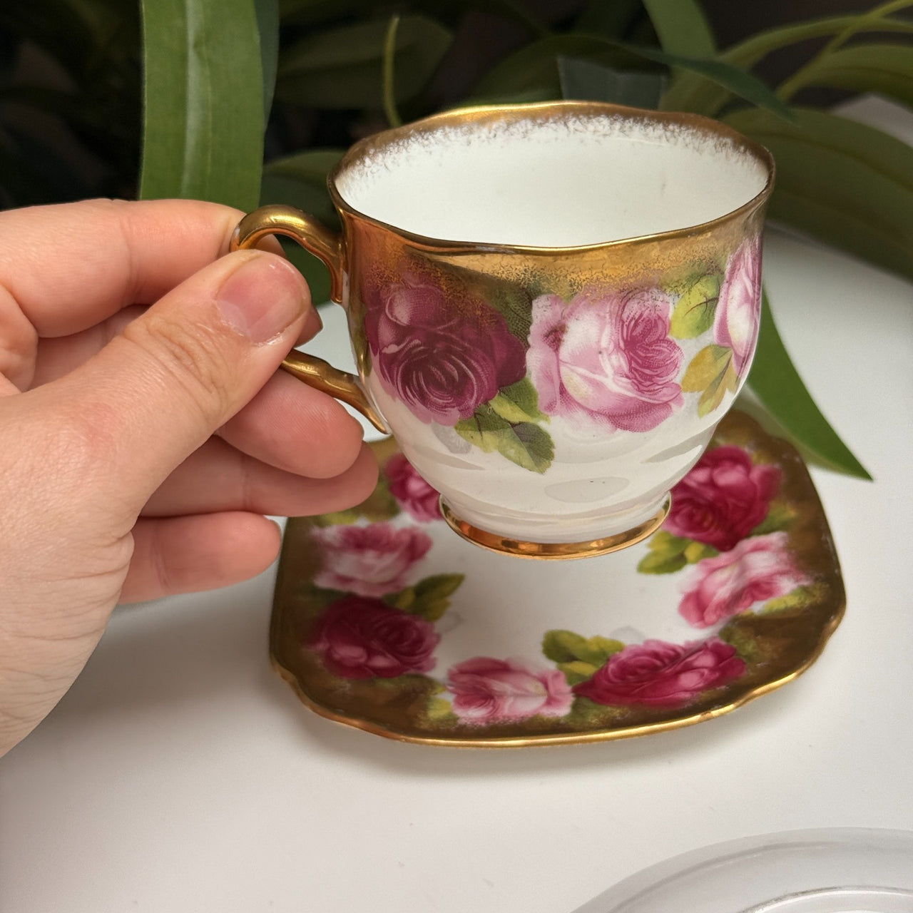 Royal Albert Old English Rose Trio Set Cup Saucer Plate Red Pink Floral Gilded.5