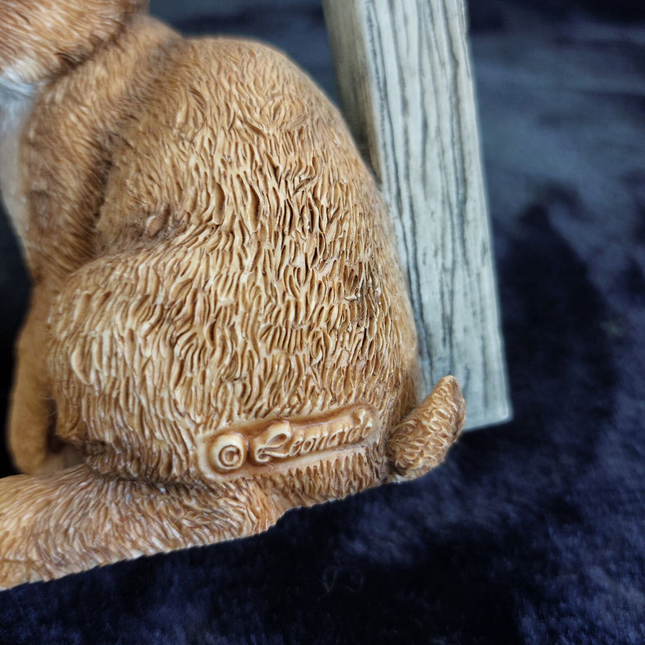 Leonardo Collection 2002 To The Woods lovely Rabbit Figurine  Ornament 5.5"8