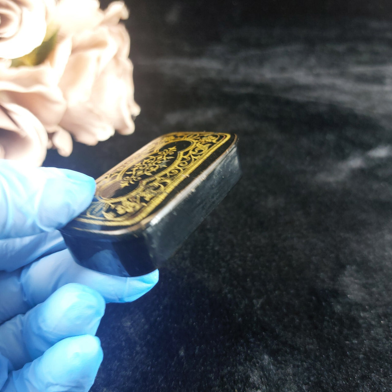 19th century- Victorian Lacquered Snuff Box – Gold with Black Detailing Antique4