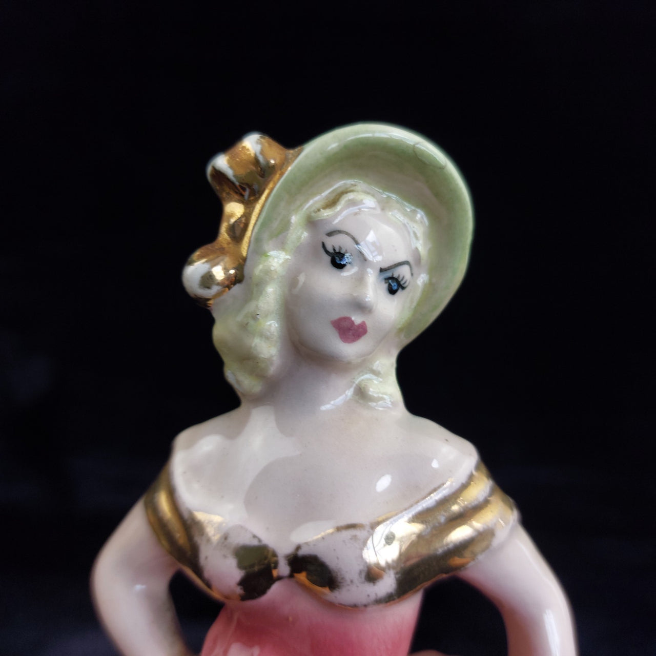 Vintage rare Porcelain Lady Figurine Ruffled Pink Dress Gold Accents Unbranded8