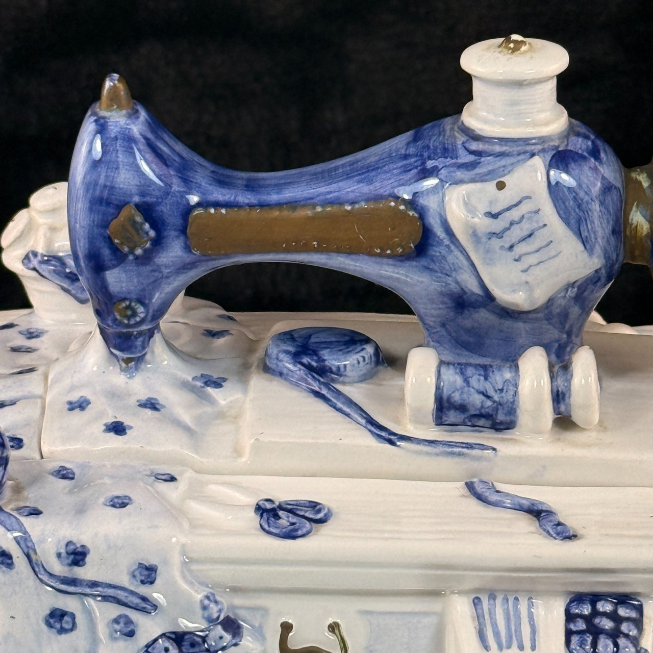 Novelty Machine Sewing Teapot White Blue Gold Ceramic Stitching Theme see pics11