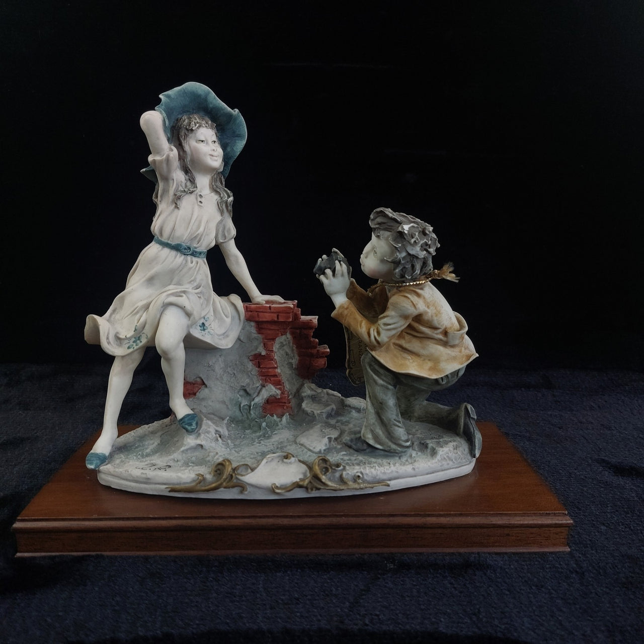 Giuseppe Armani Figurine Photographer 9.5" A.G. Signed Chipped Hair Porcelain0