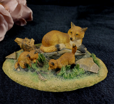 Border Fine Arts Fox Family Figurine Chiltern Collection Nature WWF Scene 0