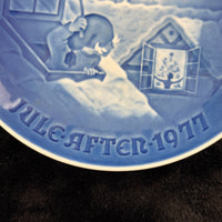 Thumbnail for Bing & Grøndahl 1977 Christmas Wall Plate Copenhagen Juleaften B&G Denmark 7