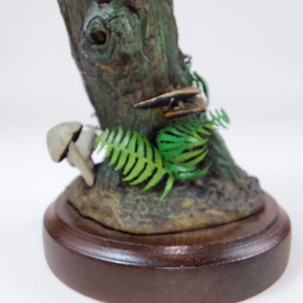 Merlin Collection Owl Figurine on Tree Decorative Stump Collectible Statue Art d11
