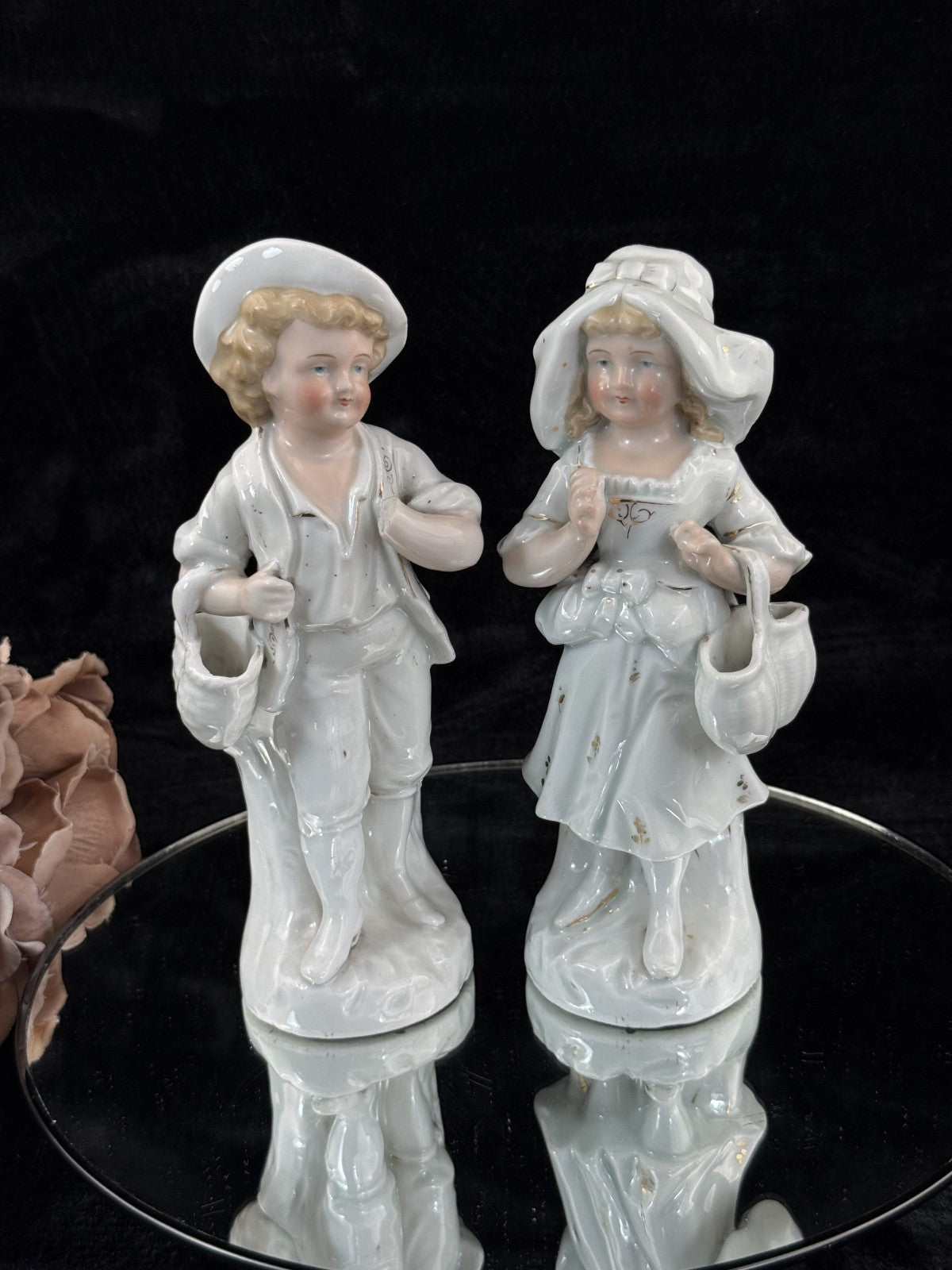 antique figurine couple see the pics decor bookshelf collectables Unmarked White0