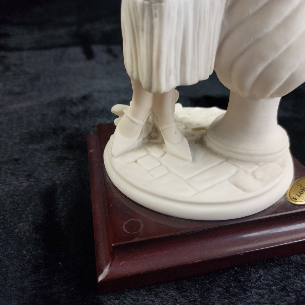 Florence Giuseppe Armani 1998 Lady 14"Figurine Madelaine Good Italy Sculpture.7