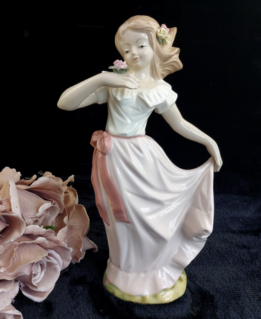 Tengra Porcelain large beautiful Girl Figurine Spain Pink Dress Flow 11