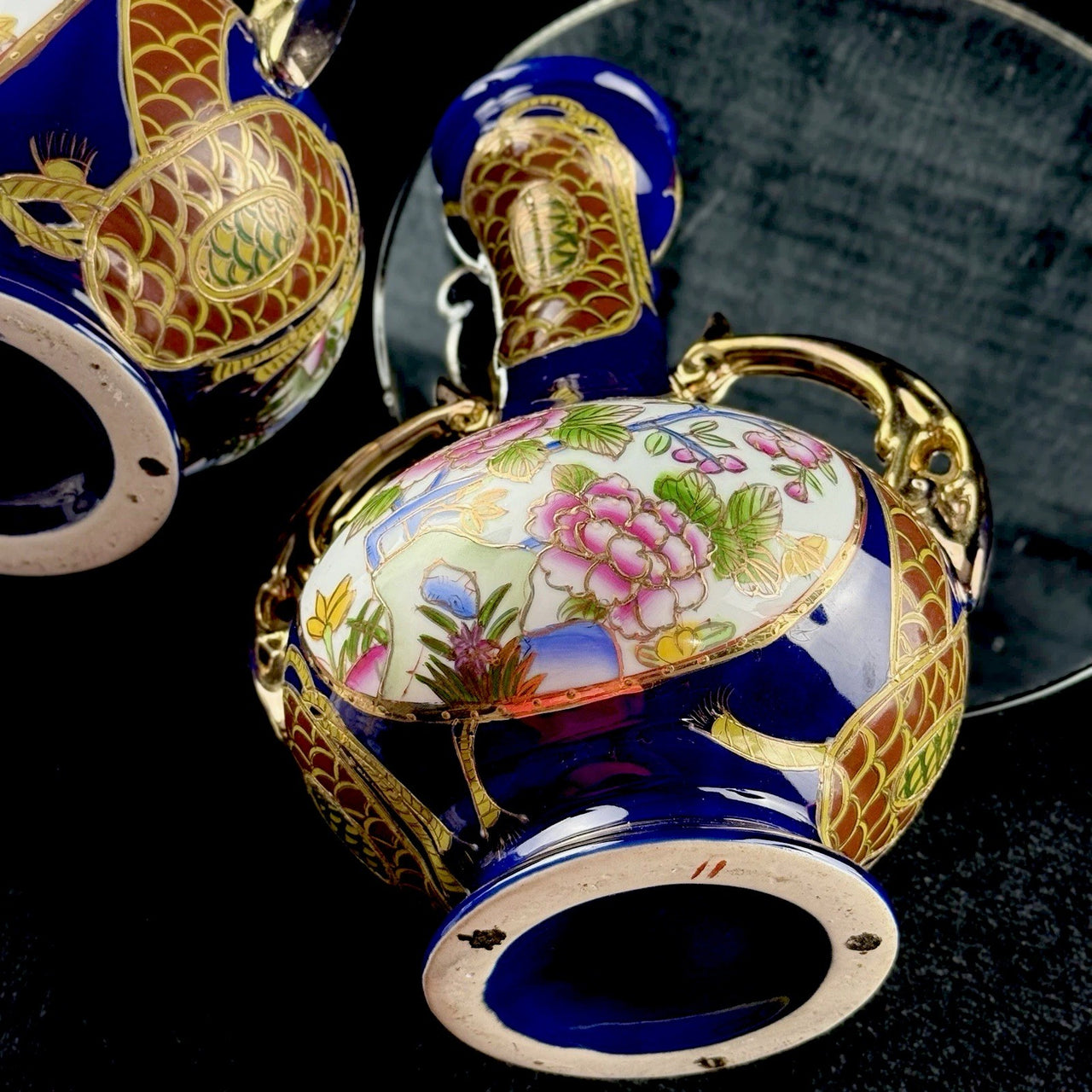 Japanese Blue Cobalt Porcelain Vases Pair Gold Gilt Floral Moriage Antique Decor23