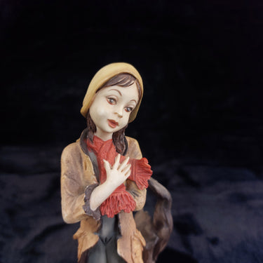 Rare G.Armani Scacciari  Girl Figurine Good  Hand Painted scratch base 8.5