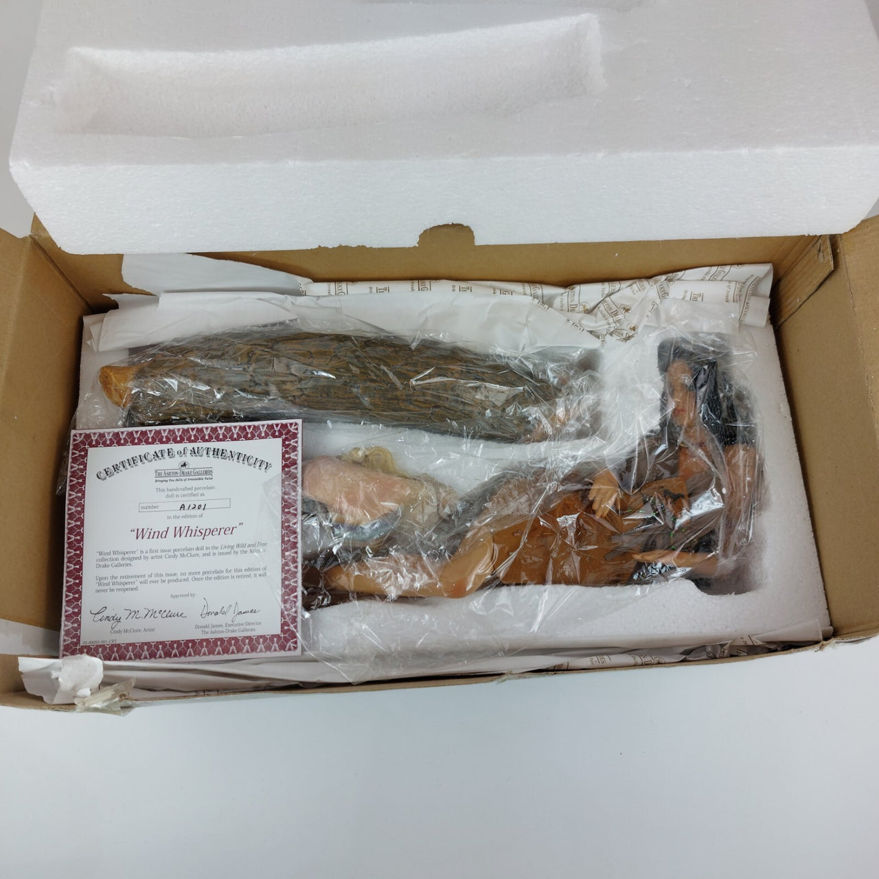 Ashton-Drake "Wind Whisperer" American Native Doll COA Mint Limited Edition figu3