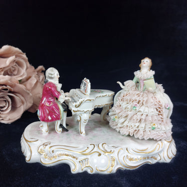 Dresden UNTERWEISSBACH Singing Girl and Musician Porcelain Lace Figurine Group.1