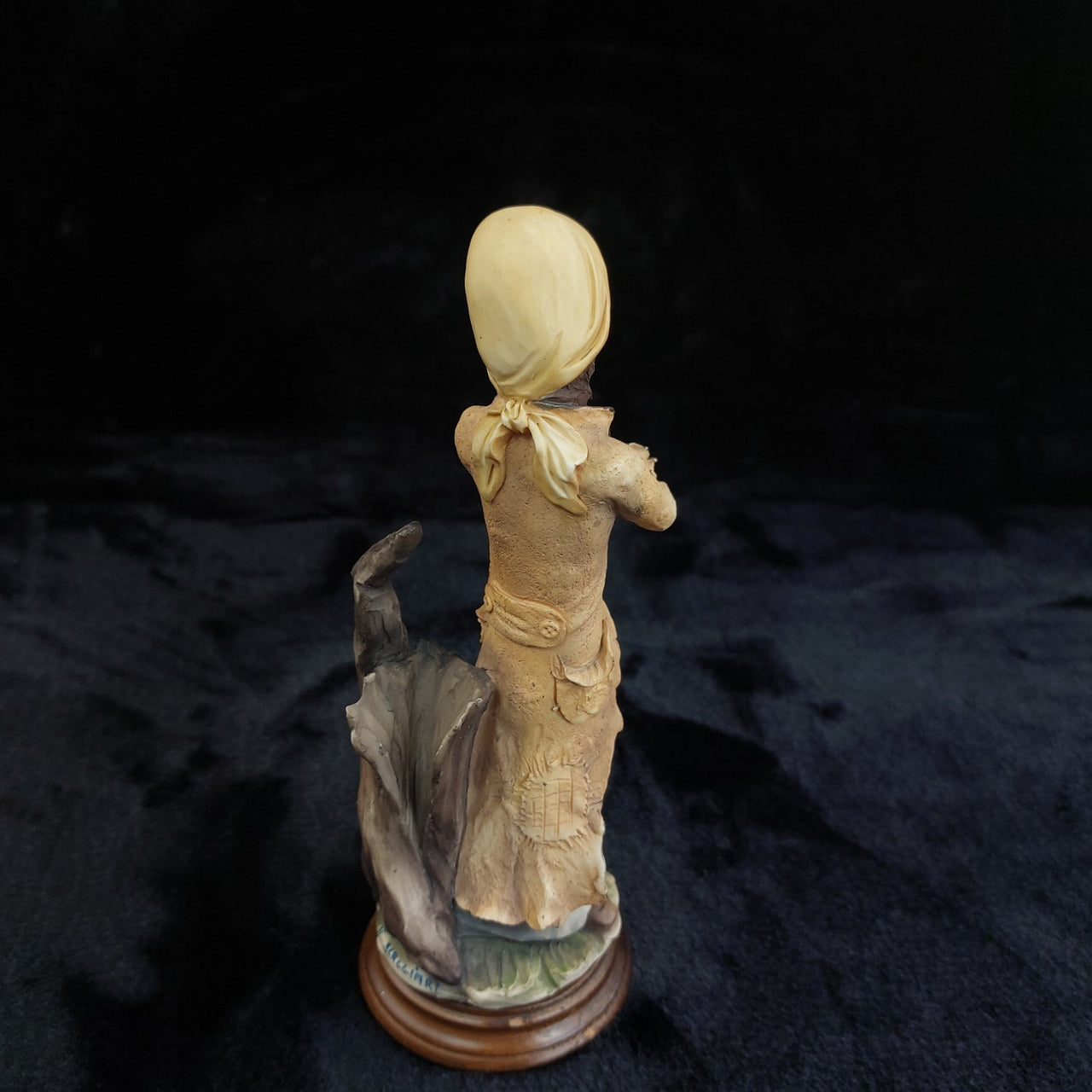 Rare G.Armani Scacciari  Girl  8.5" . Figurine Good  Hand Painted scratch base4
