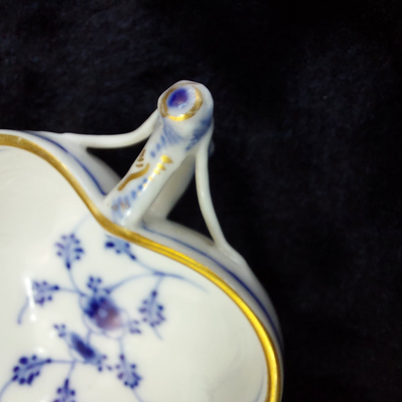1870 Royal Copenhagen Blue Fluted Leaf Candy Dish Gold Edge Antique 1st Quality6