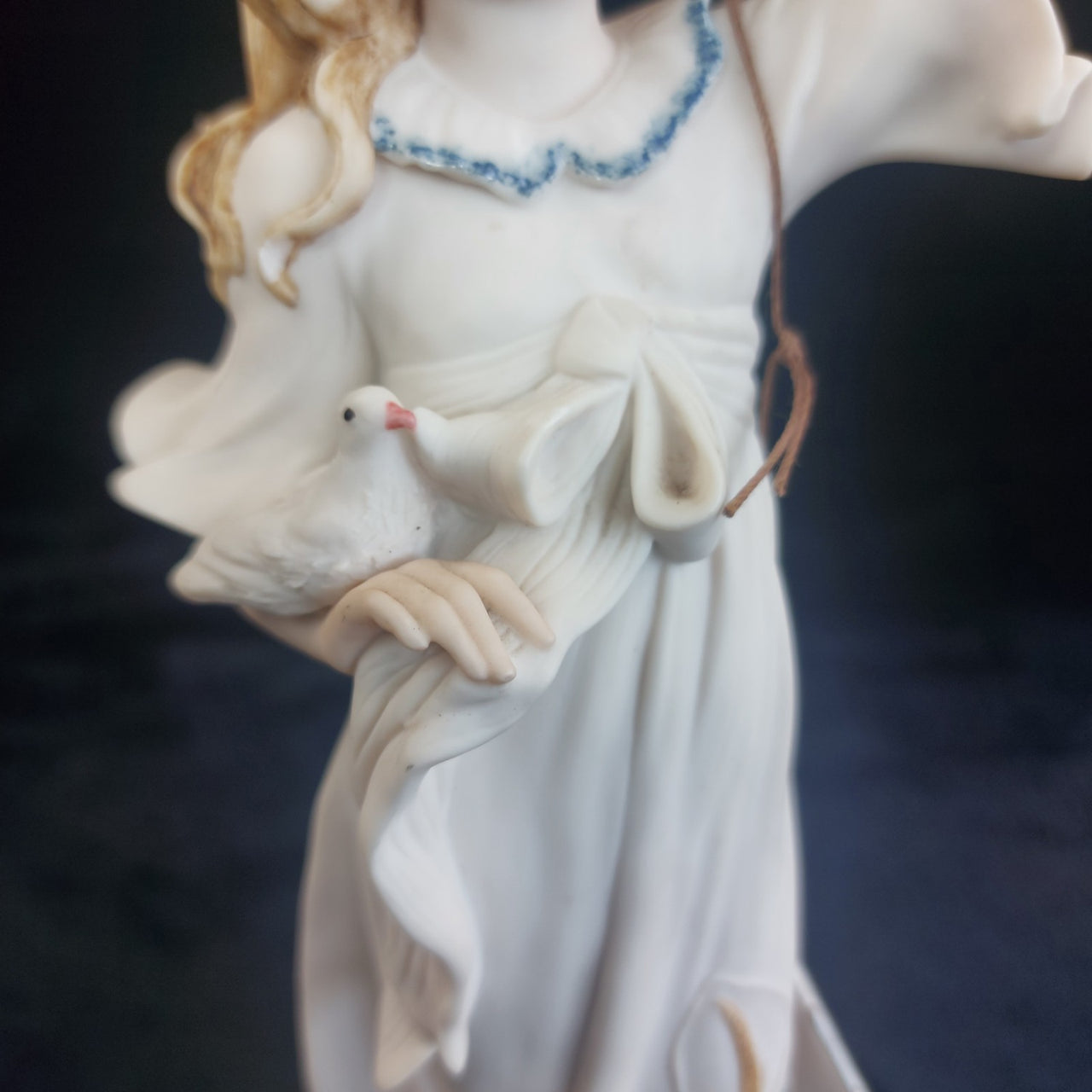 Giuseppe Armani Joy Figurine 1999 Florence Tag Signed by artst see finger .9