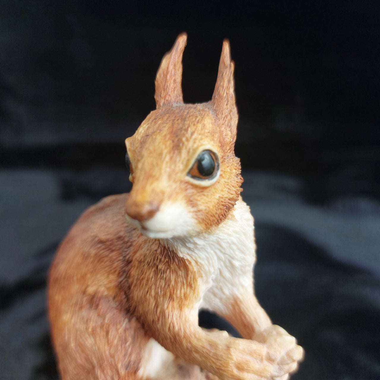 Border Fine Arts Squirrel Figurine Handmade Scotland Wildlife 6” Tree Stump Deco8