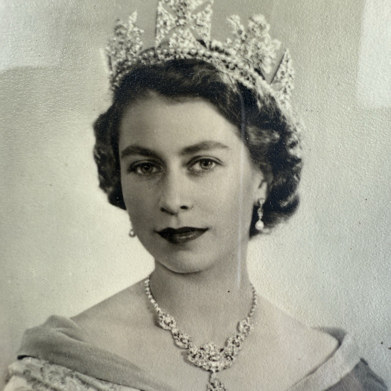 Original Photograph Queen Elizabeth II by Dorothy Wilding 1952 -approved Print4