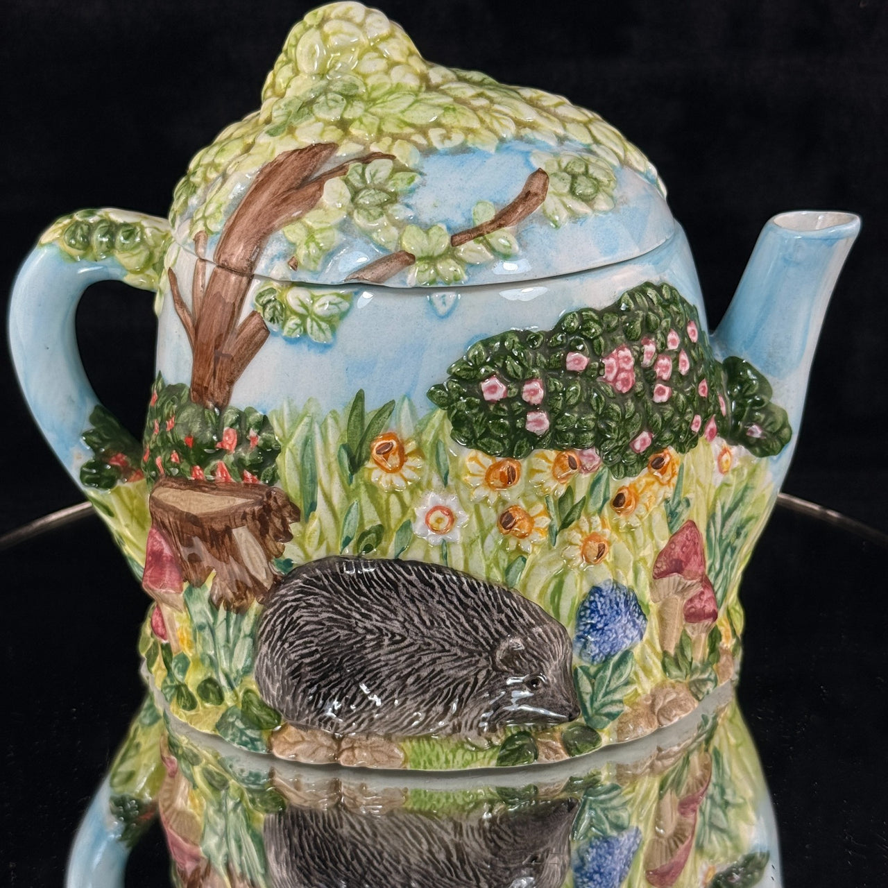 Annie Village Rowe Collectables Teapot Hedgehog Garden Scene 731g Hand Painted3