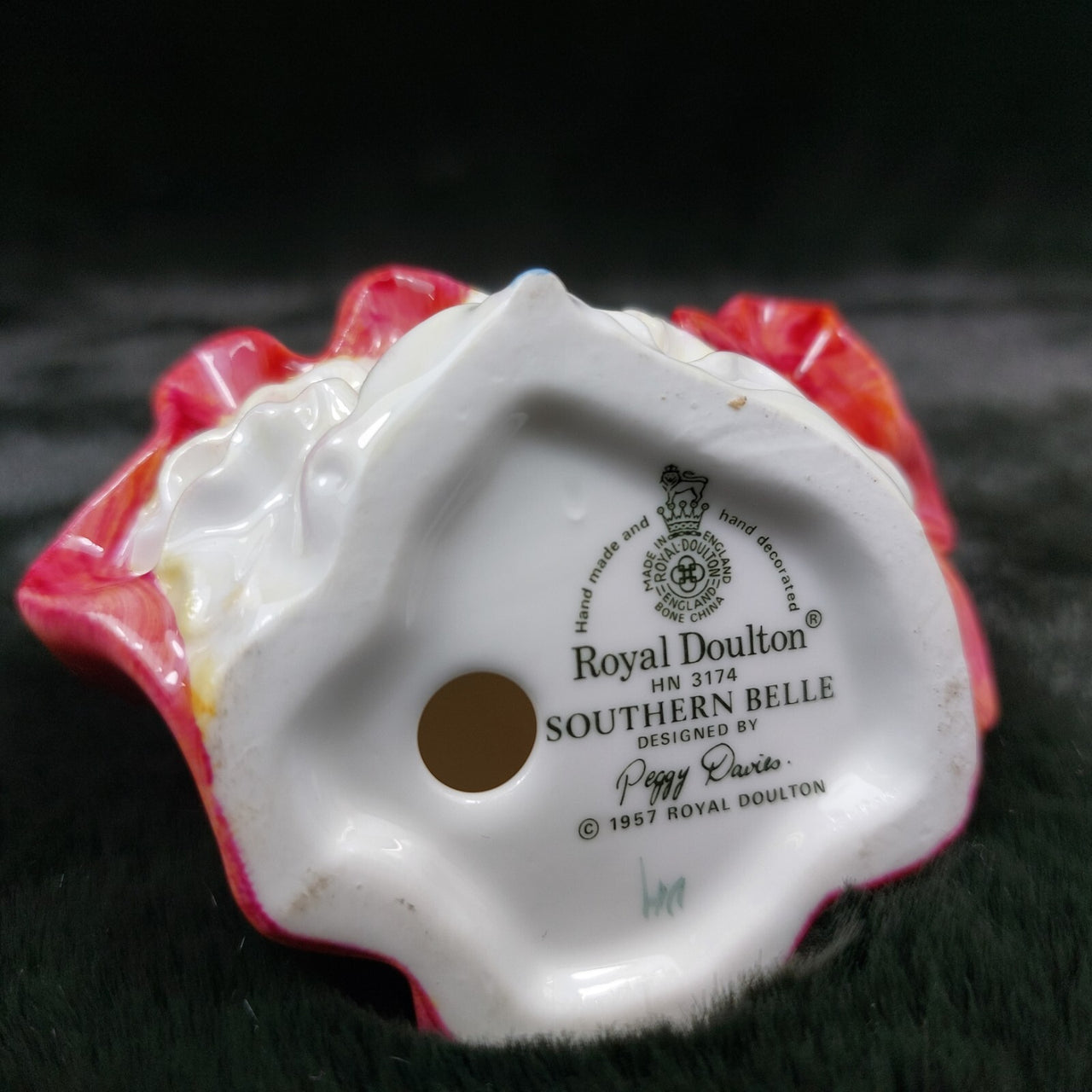 Royal Boxed Doulton ladies “Southern Belle” victorian lady figurine porcelain 10