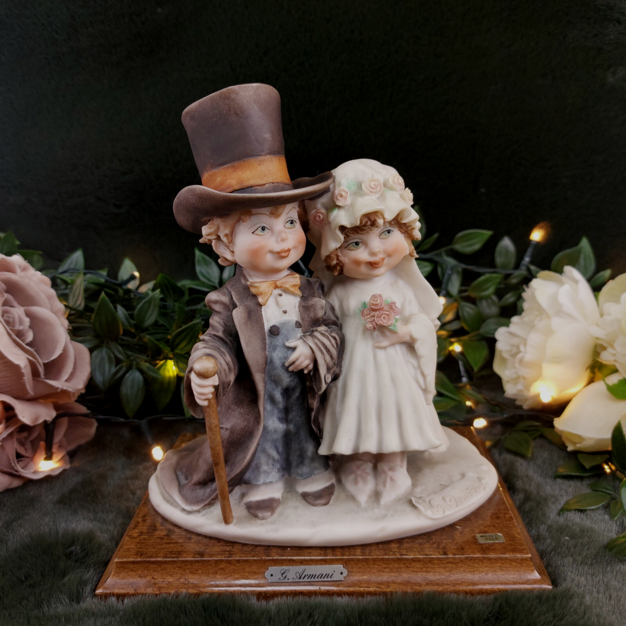 Vintage 1982 Giuseppe Armani Florence Italy Groom and Bride Figurine Statue.0