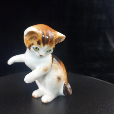 Royal Doulton Kitten Figurine Good Porcelain Cat HN2582 England Vintage Rare0