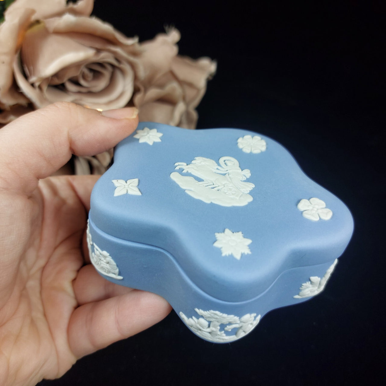 Wedgwood Blue Elegant Jasperware & Collectible Trinket Box/Lidded Dish British d15