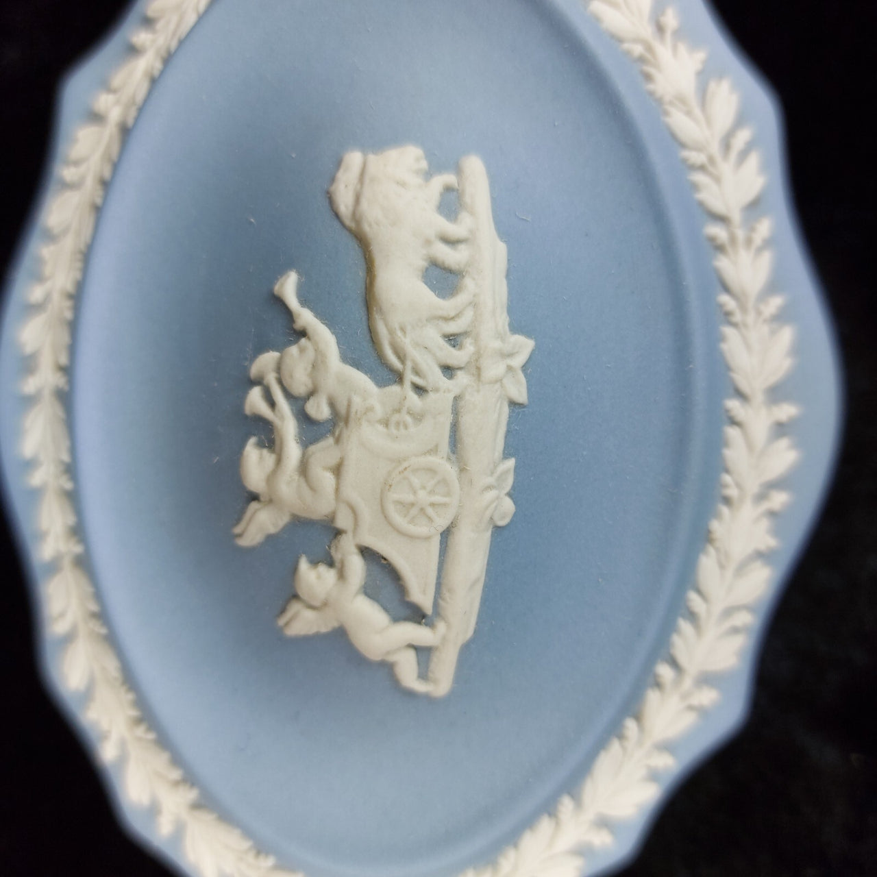 Wedgwood Jasperware Blue Design Classical Cherub Oval Trinket Box – Vintage3