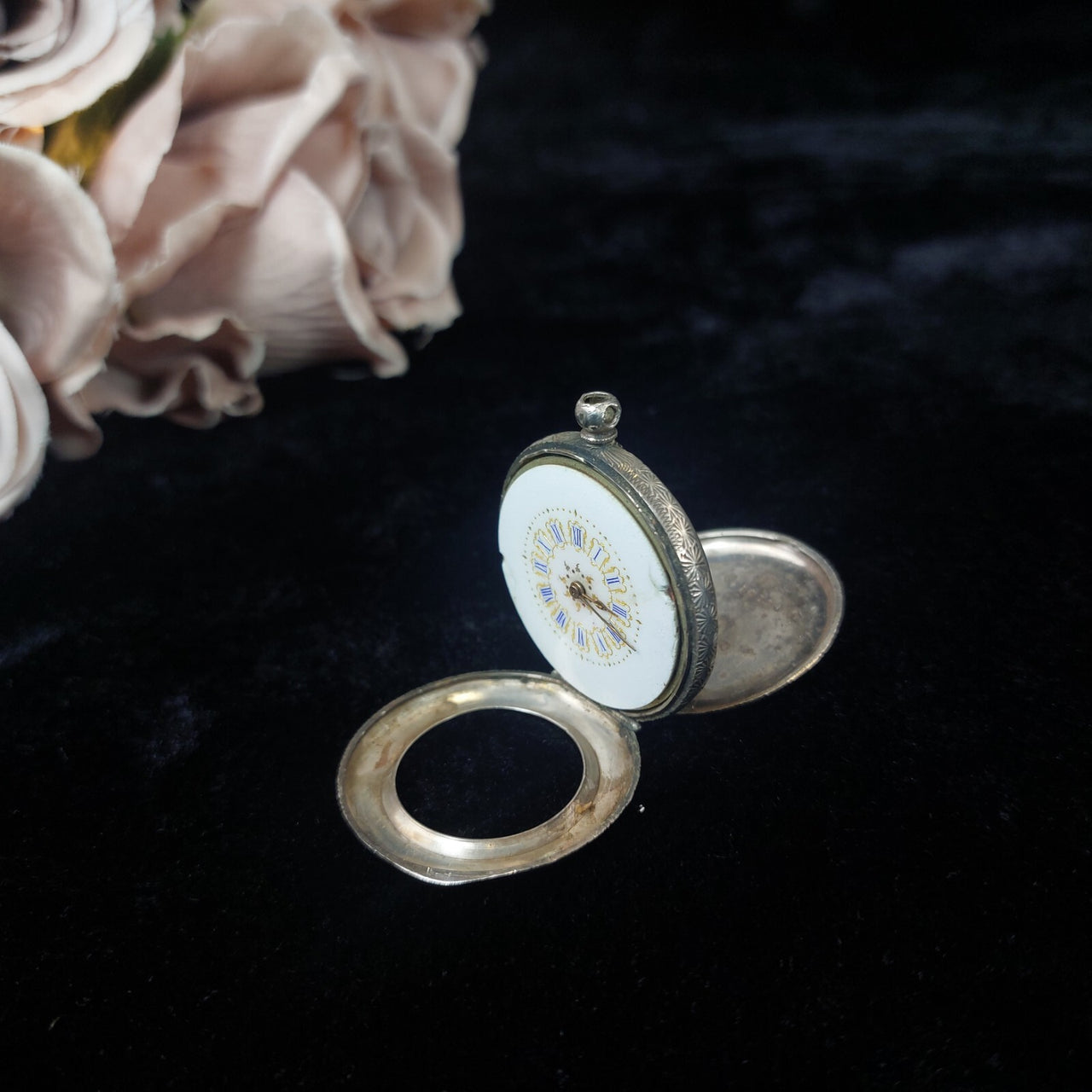 1800's antique Continental Silver Ladyâs Fob Watch Enamel Dial Ornate needs re2