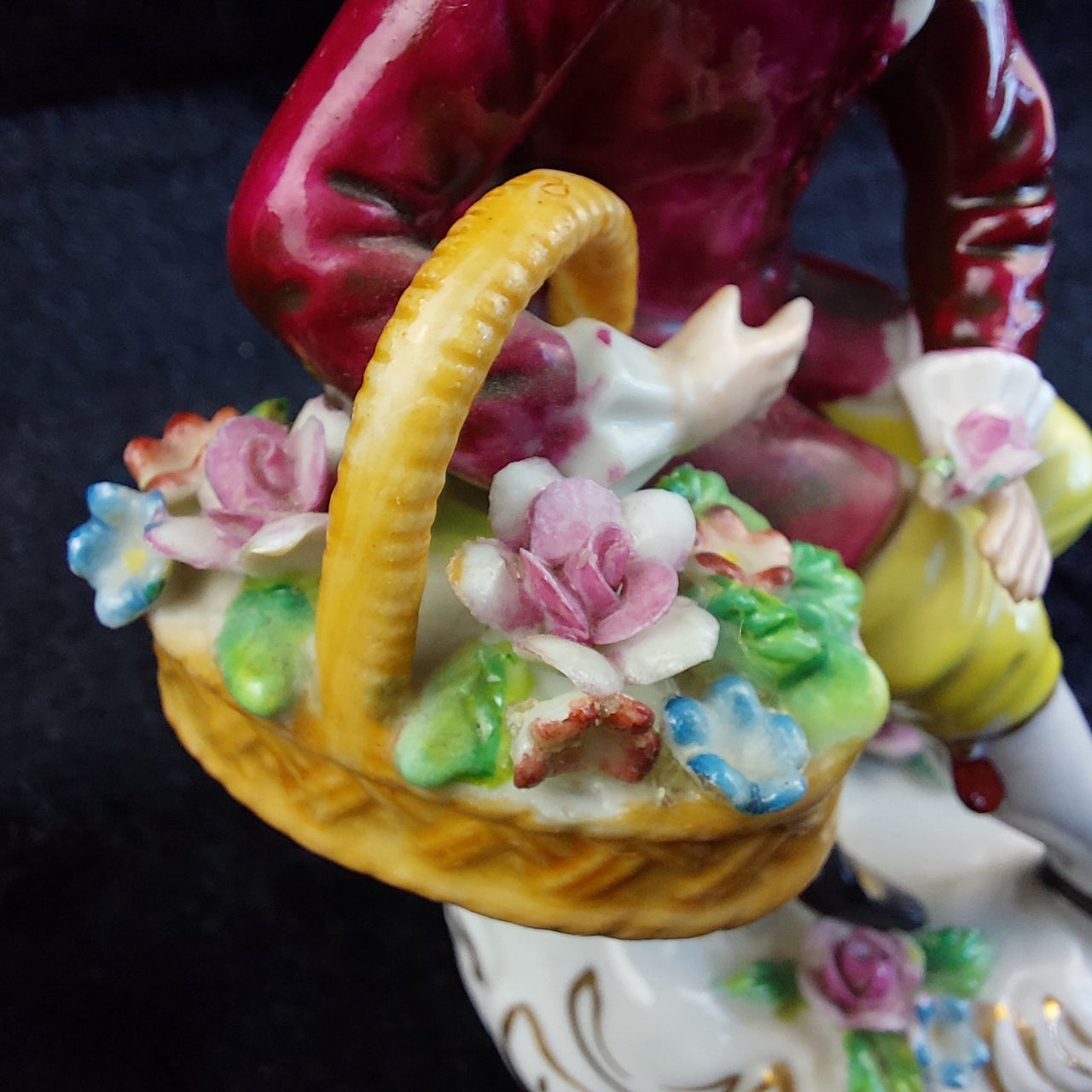 Antique Porcelain Victorian Figurine Pair 5" Lovers Flowers Gold Trim decor12
