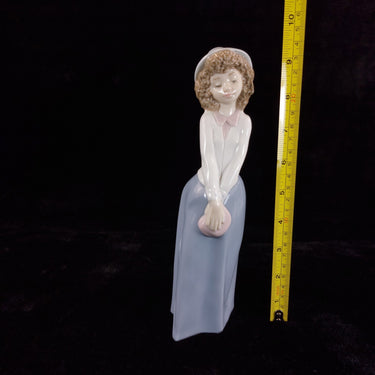 Nao by Lladro Figurine 