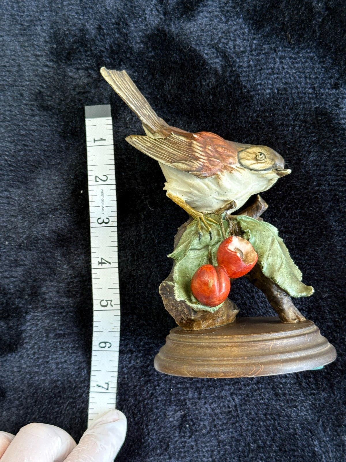 Giuseppe Armani Sparrow Capodimonte & Cherries Figurine Signed G. 7" gift Italy.19