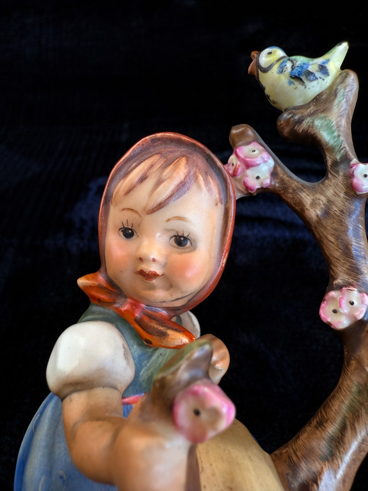 Vintage Figurine Hummel-Style of a Girl in a Tree with a Bird - West Germany4