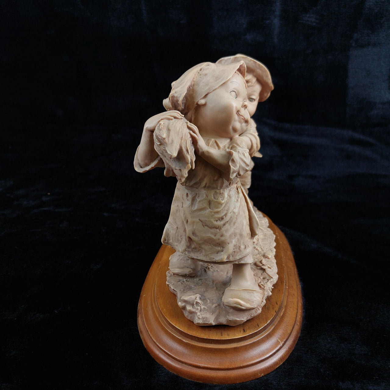1980 Giuseppe Armani kids Figurine - Children with Grapes & Wheat resin decor9