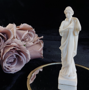 Antique A. Giannelli 6.5in Woman Figurine White Marble Resin Italy see pics0