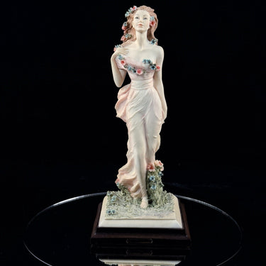 Vittorio Tessaro A.D.L. Italian Beautiful Lady Figurine Italy Home Decor 19911